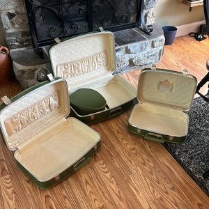 50’s60’s vintage suitcase set (4) piece set